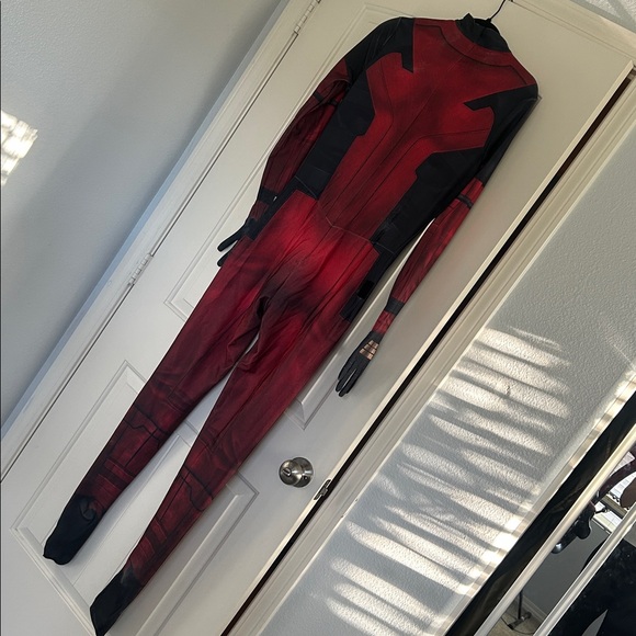 Men’s/Teens Deadpool Wade Wilson Costume. 3D Printed Spandex with accessories. - Picture 13 of 15